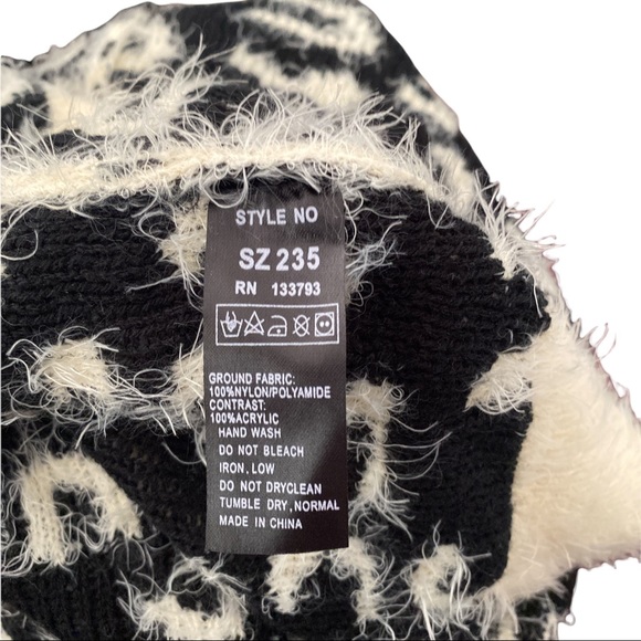 POL Ivory& Black Fluffy Button-Down Cardigan/Sz Small/EUC! - Picture 5 of 5